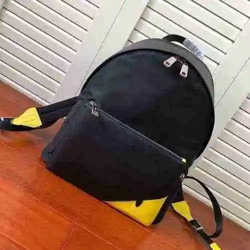 La mochila para hombre está hecha de piel de vaca original importada y una bolsa de regalo de entreg