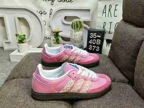 373DDales Bonner X Adidas Samba co branded retro sneaker features a simple color scheme paired with 
