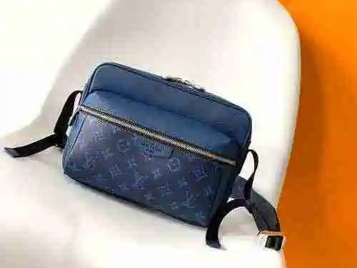 La bolsa de mensajero LV adopta cuero original importado de primera calidad y una versión réplica de