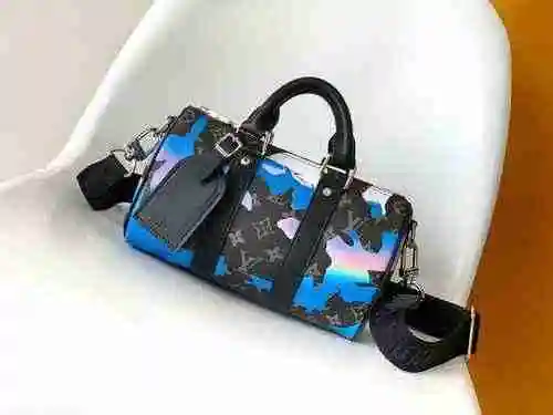 La bolsa tipo almohada LV adopta cuero original importado de alto nivel y una versión réplica de alt