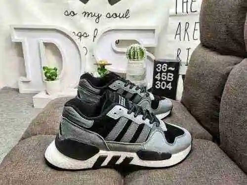 304D All Pig Eight Leather Company Goods! Adidas ZX 930 x EQT comes from the research released by th