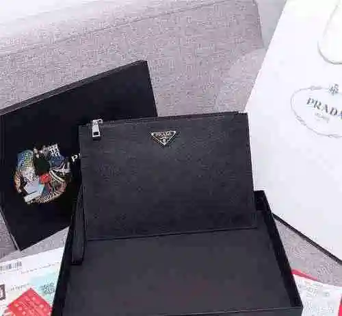 El único bolso para hombre está hecho de piel de vaca original importada y una bolsa de regalo de en