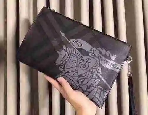 El único bolso para hombre está hecho de material de lona importado, con una bolsa de regalo de entr