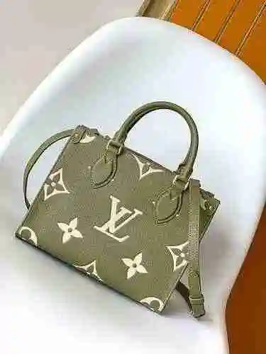 El bolso LV está hecho de cuero original importado de primer nivel y una versión réplica de alta gam