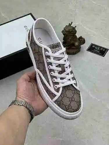 Zapato GUCCI para hombre Código: 0903B50 Talla: 38-44
