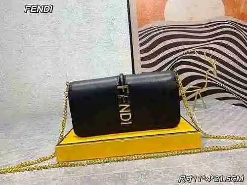 FENDI Bolso con cadena Fendi hecho de material de lona importado, bolsa de regalo de entrega de alta