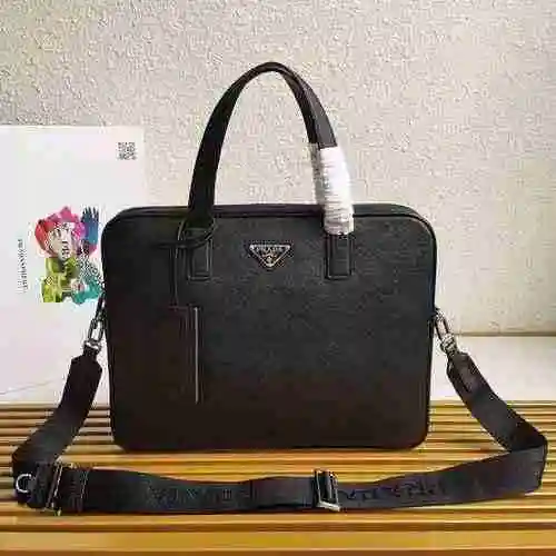 El maletín para hombre está hecho de piel de vaca original importada y una bolsa de regalo de entreg