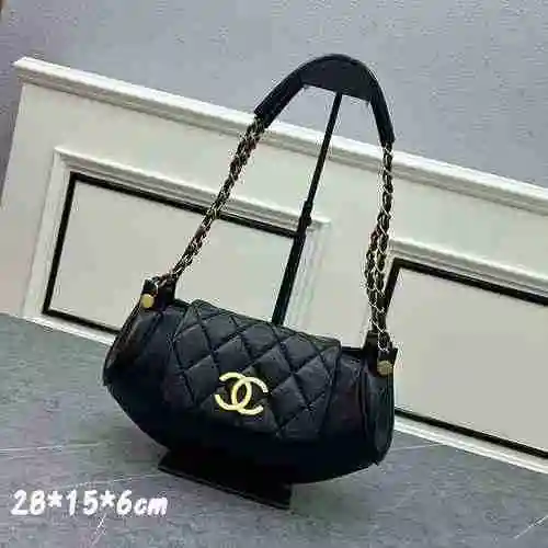 La bolsa para las axilas está hecha de cuero original importado de primer nivel y una versión réplic