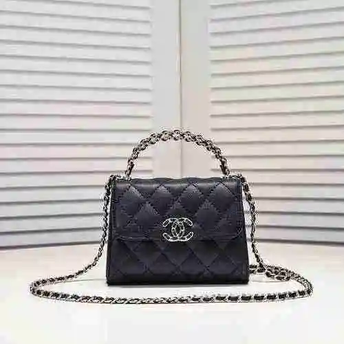El bolso de cadena está hecho de piel de vaca original importada, con una bolsa de regalo de entrega