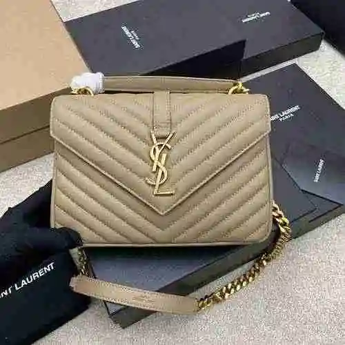 El bolso con cadena YSL Saint Laurent está hecho de cuero original importado de primer nivel y una v