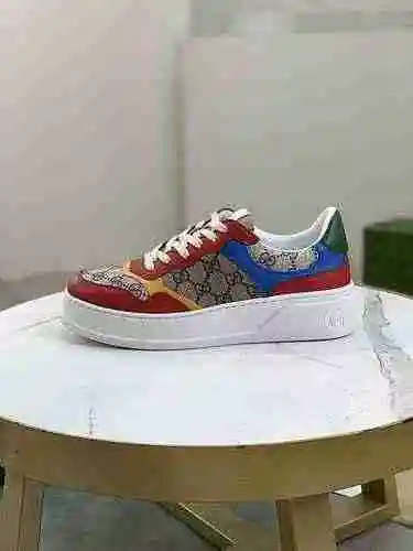 Código de estilo de pareja GUCCI: 0904C50 Talla: Mujer 35-40, Hombre 39-45 (Mujer 40, Hombre 45 pers