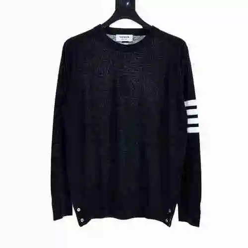 Fine wool round neck sweater
