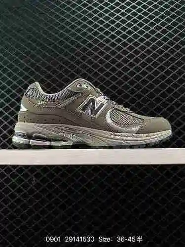 Las New Balance 22R heredan la tecnología clásica desde sus inicios, presentando una entresuela ENCA