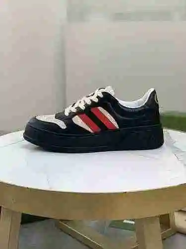 Código de estilo de pareja GUCCI: 0904C50 Talla: Mujer 35-40, Hombre 39-45 (Mujer 40, Hombre 45 pers