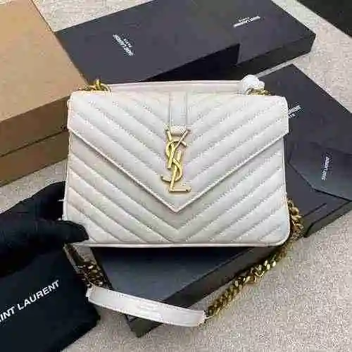 El bolso con cadena YSL Saint Laurent está hecho de cuero original importado de primer nivel y una v