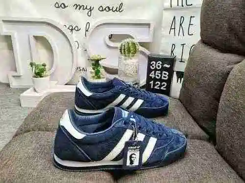 122DAdidas/features a combination of pig leather and eco-friendly space leather upper material, with