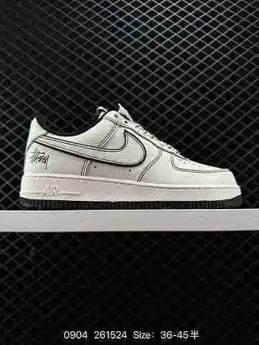 2 auténticas zapatillas informales, versátiles y de caña baja Nike Air Force Low Air Force One. El r