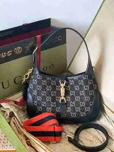 Bolso GUCCI Gucci para axila hecho de material de lona importado, bolsa de regalo de entrega de alta