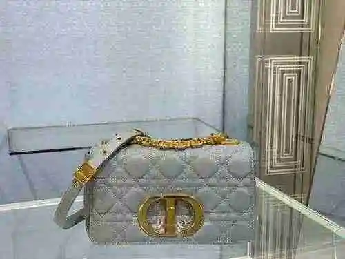 DIOR Dior Chain Bag adopta cuero original importado de primer nivel y una versión de réplica de alta