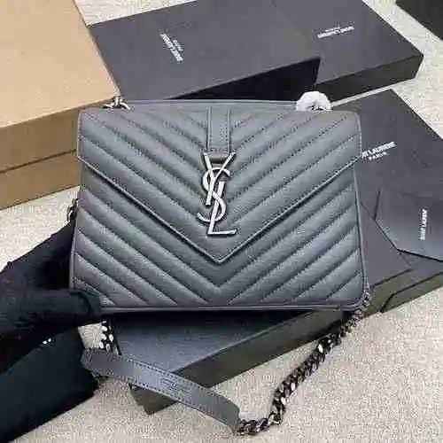 El bolso con cadena YSL Saint Laurent está hecho de cuero original importado de primer nivel y una v