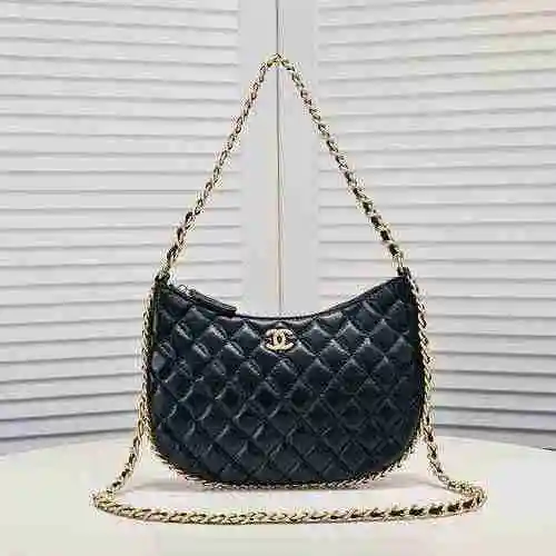 El bolso de cadena está hecho de piel de vaca original importada, con una bolsa de regalo de entrega