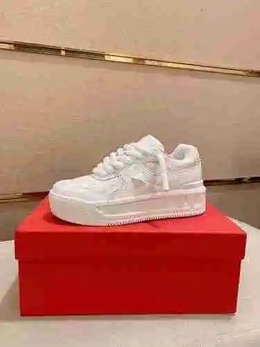 Valentino Pareja Código de estilo: 0910C40 Talla: 34-45 (Personalizable 34, 45.)