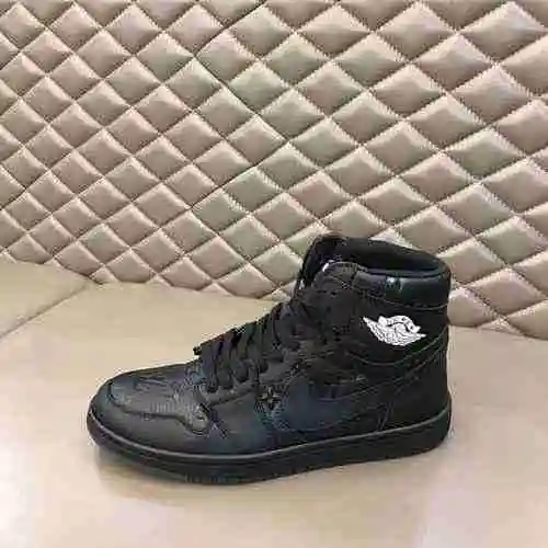 Marca LV Co * Código de calzado para hombre: 0906B70 Talla: 38-44