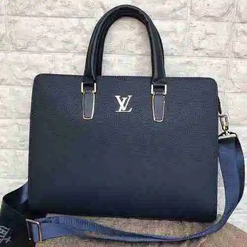 El maletín especial para hombre LV está hecho de cuero original importado de primer nivel, con una b