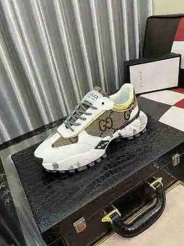 Zapato GUCCI para hombre Código: 0908B50 Talla: 38-44