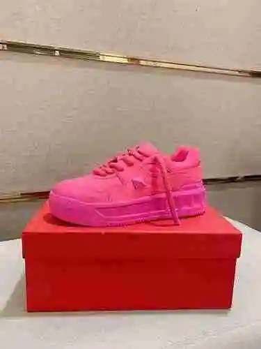 Valentino Pareja Código de estilo: 0910C40 Talla: 34-45 (Personalizable 34, 45.)