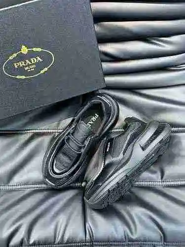 Marca Prada Co * Código de calzado para hombre: 0906C80 Talla: 38-44