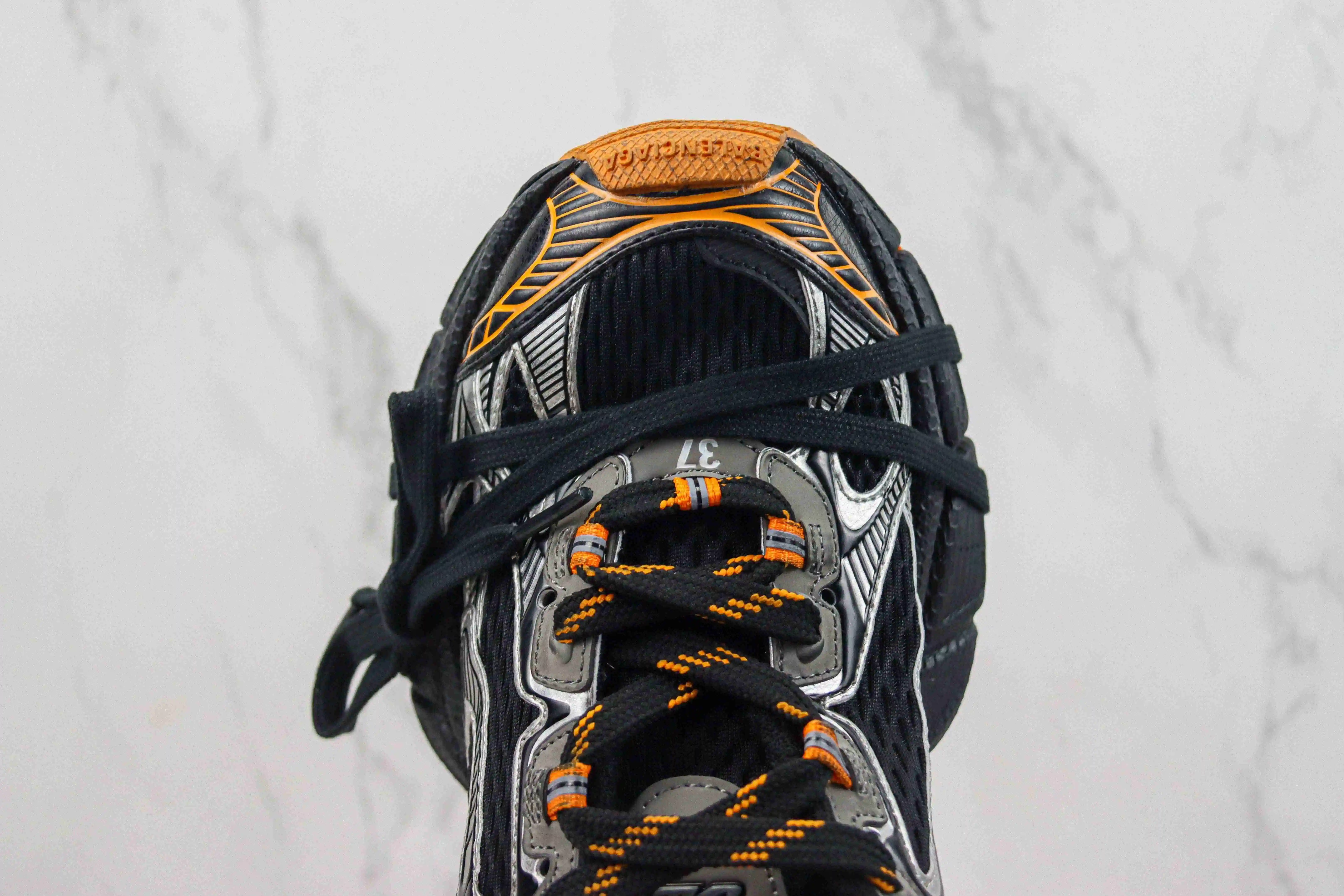 巴黎世家 3XL (5 - 9).webp