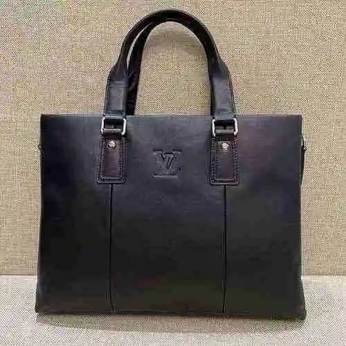 El maletín especial para hombre LV está hecho de cuero original importado de primer nivel, con una b