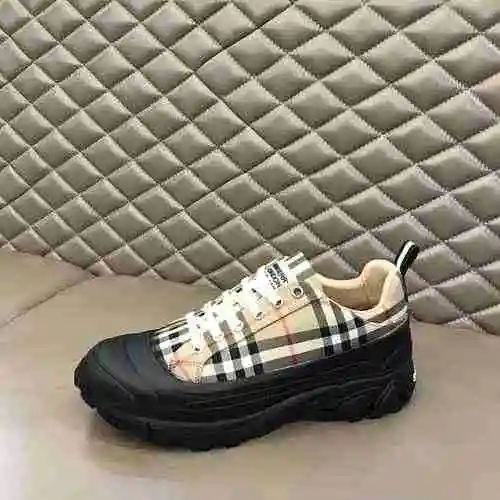Zapato Burberry Hombre Código: 0906C50 Talla: 38-44