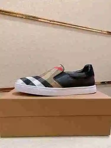 Zapato Burberry Hombre Código: 0910B30 Talla: 38-44