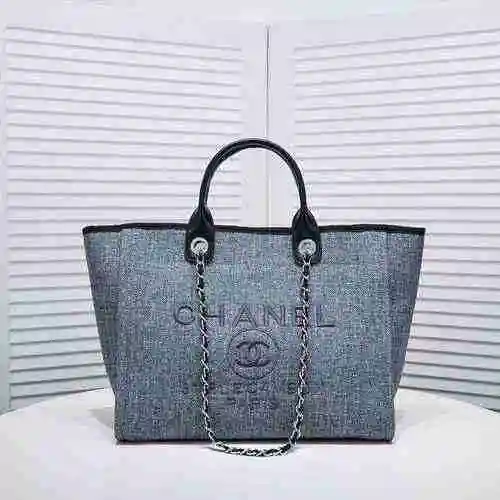 Chanel Bolso de compras de mano Chanel hecho de material de lona importado, bolsa de regalo de entre