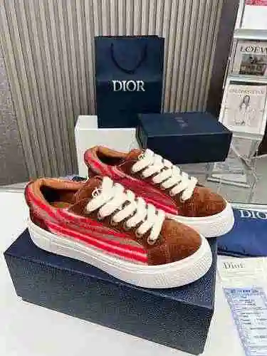 Código Pareja Dior: 0909C00 Talla: Mujer 35-40 (34, 41 personalizado sin devolución y cambio) Hombre