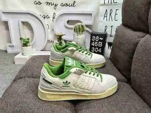 304DAdidas Forum 84 Low low cut versatile trendy casual sports board shoes. Based on the appearance 