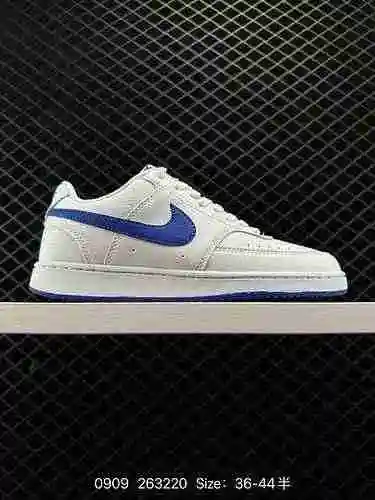 La zapatilla casual NK Court Borough Low, de corte bajo, versátil y transpirable, presenta un diseño
