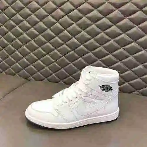 Marca LV Co * Código de calzado para hombre: 0906B70 Talla: 38-44