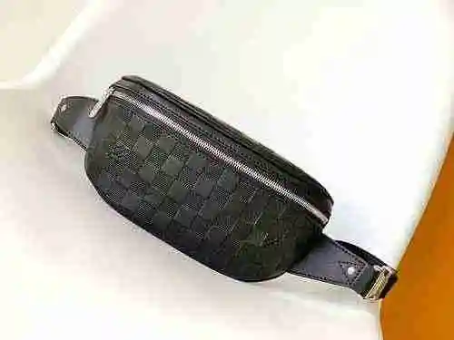 El bolso de pecho exclusivo para hombre de LV está hecho de cuero original importado de primera cali