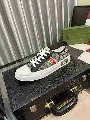 Código de zapato de hombre GUCCI: 0909B50 Talla: 38-44