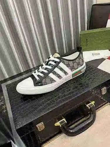 Código de zapato de hombre GUCCI: 0909B50 Talla: 38-44