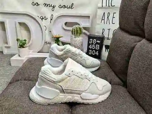 304D All Pig Eight Leather Company Goods! Adidas ZX 930 x EQT comes from the research released by th