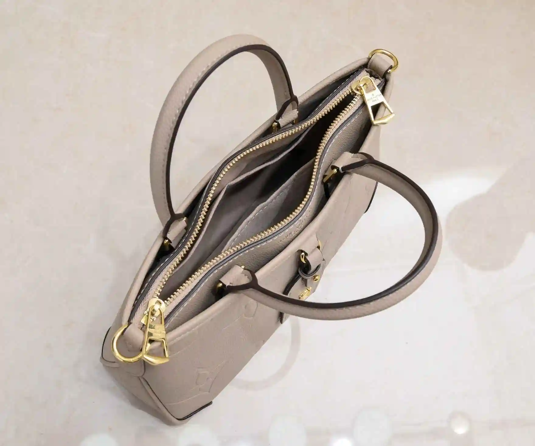 HR002050 (7).webp