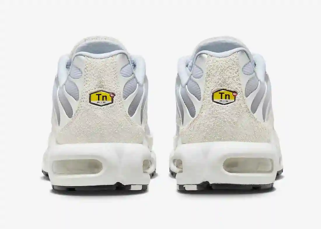 Nike-Air-Max-Plus-Pure-Platinum-FN7813-001-5.webp