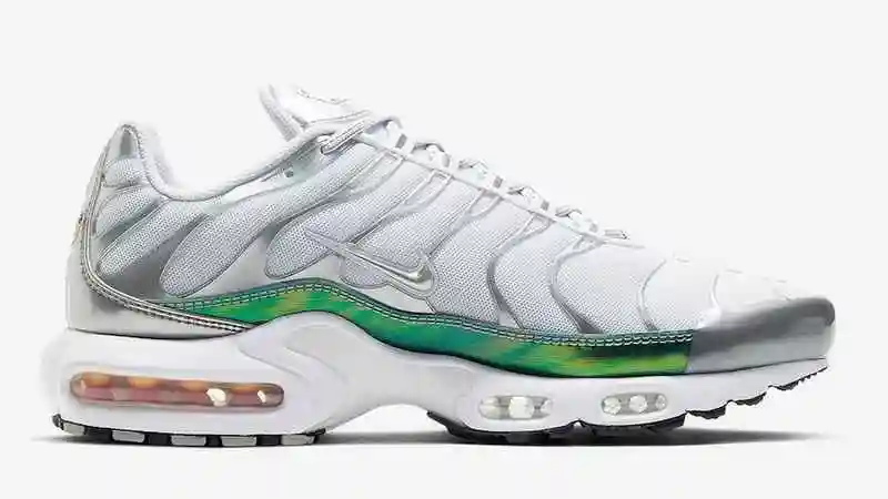 Nike-Air-Max-Plus-White-Metallic-CW2646-100-Release-Date-2.webp