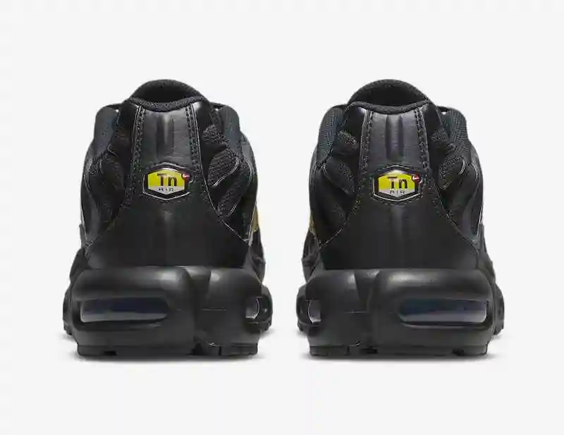 Nike-Air-Max-Plus-Triple-Black-DX2652-001-Release-Date-5.webp