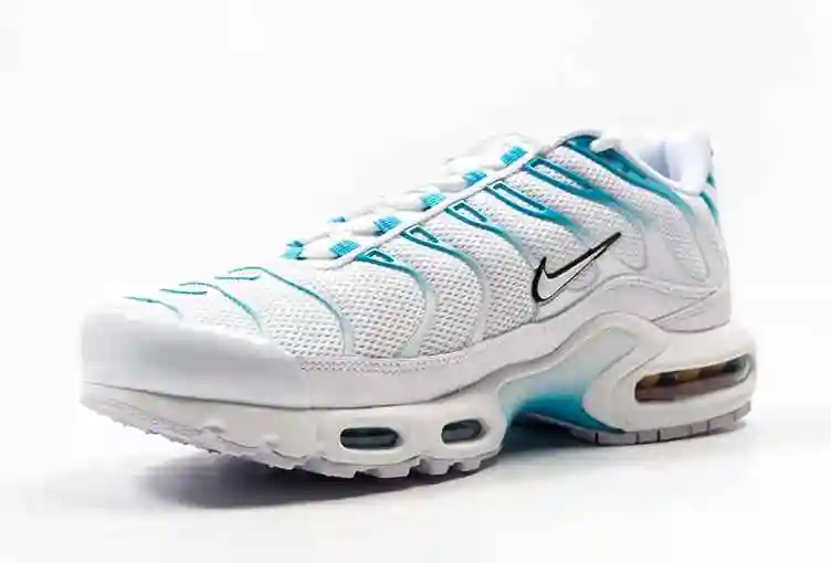 nike-air-max-plus-blue-fury-852630-105-2.webp