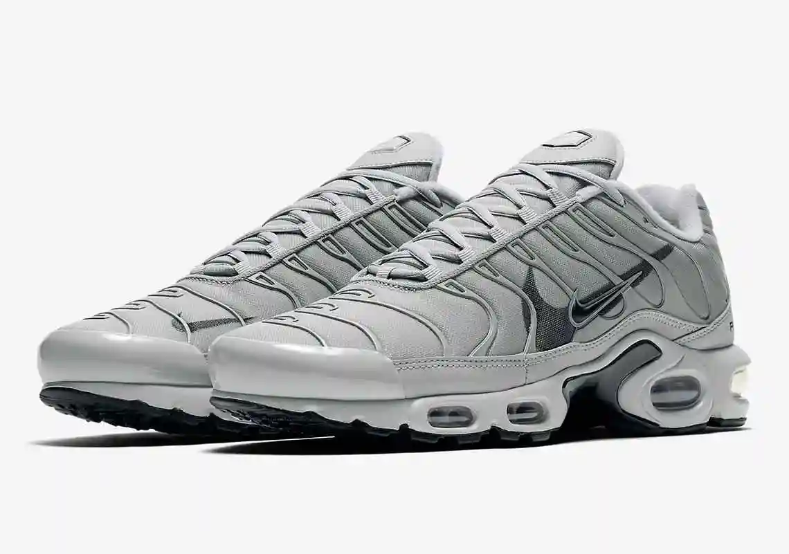 nike-air-max-plus-CU3454-002-5.webp